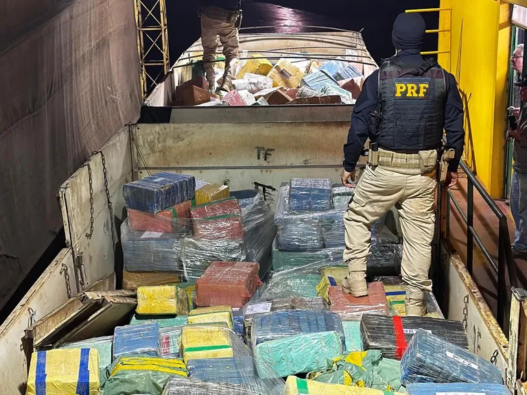 FACÇÕES TOMARAM CONTA DO BRASIL - PRF APREENDE 17 TONELADAS DE MACONHA EM CÂNDIDO RONDON, PARANÁ